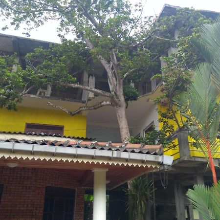 Yellowappartments Hikkaduwa Exterior photo