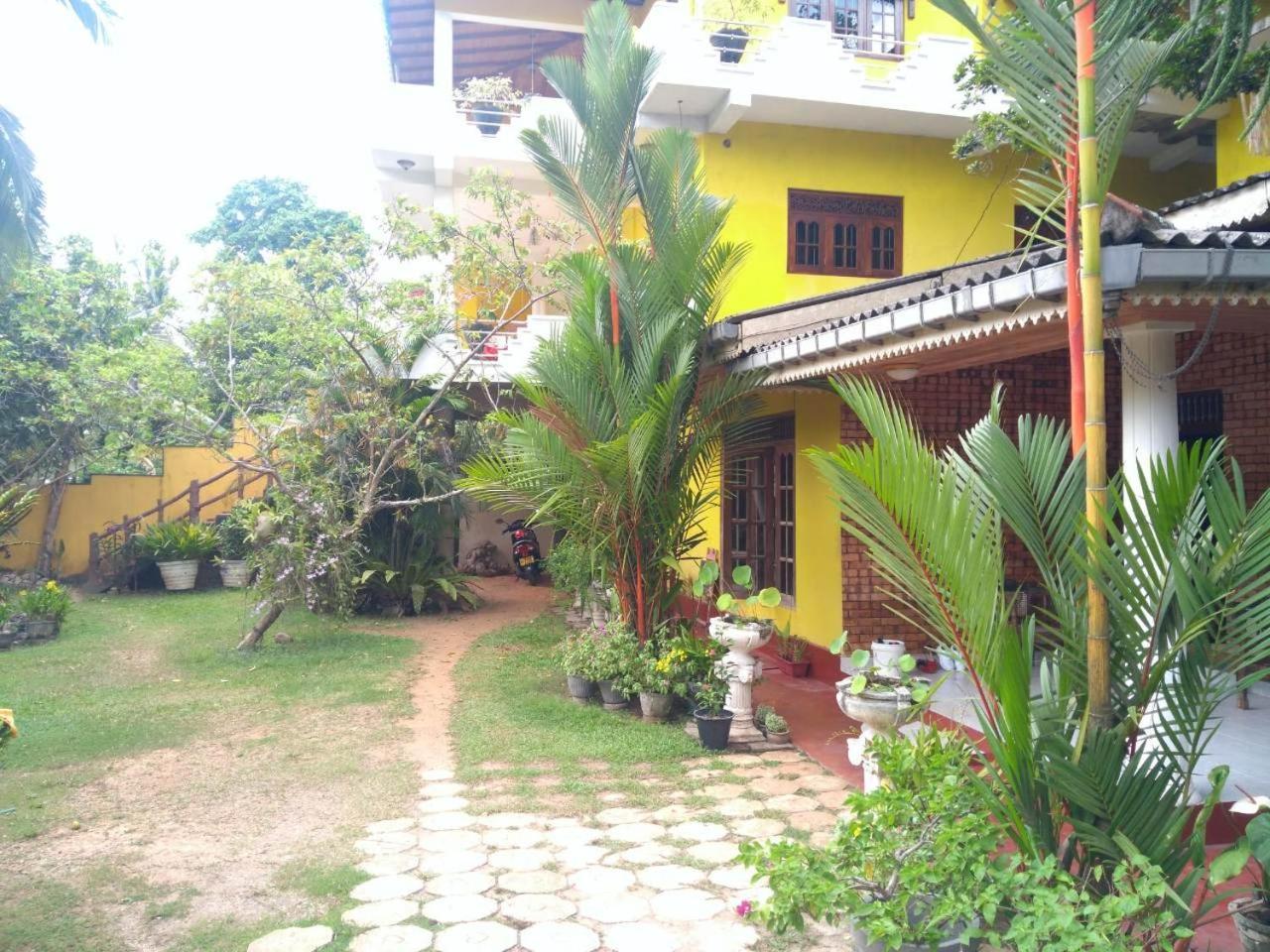 Yellowappartments Hikkaduwa Exterior photo